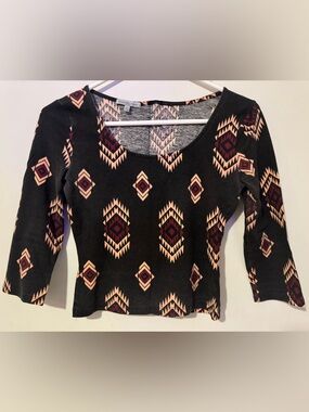 Charlotte Russe Geometric Pattern Crop Top w/ Quarter Sleeves & Back Zipper